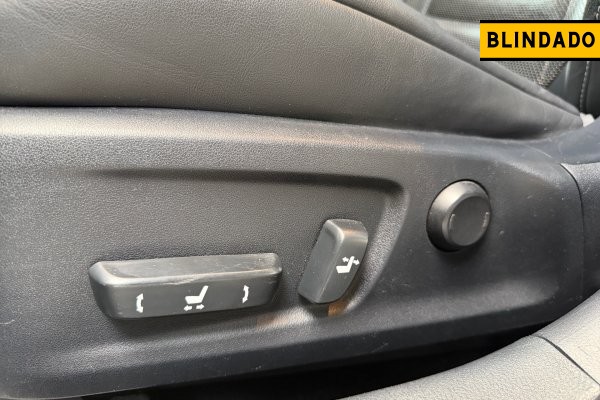 LEXUS IS250 F-SPORT 2.5 V6 24V GASOLINA 4P AUTOMÁTICO 2013/2014